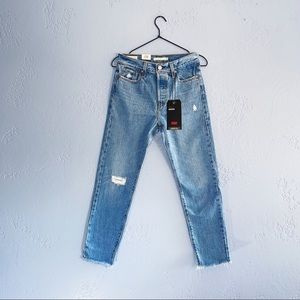 Levi’s Jeans
WEDGIE DISTRESSED JEANS 26